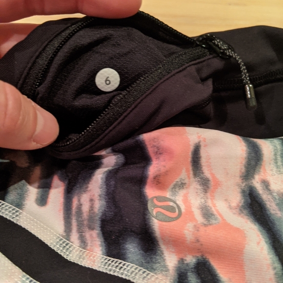 Lululemon Wamo Camo Inspire Crops - Picture 3 of 4